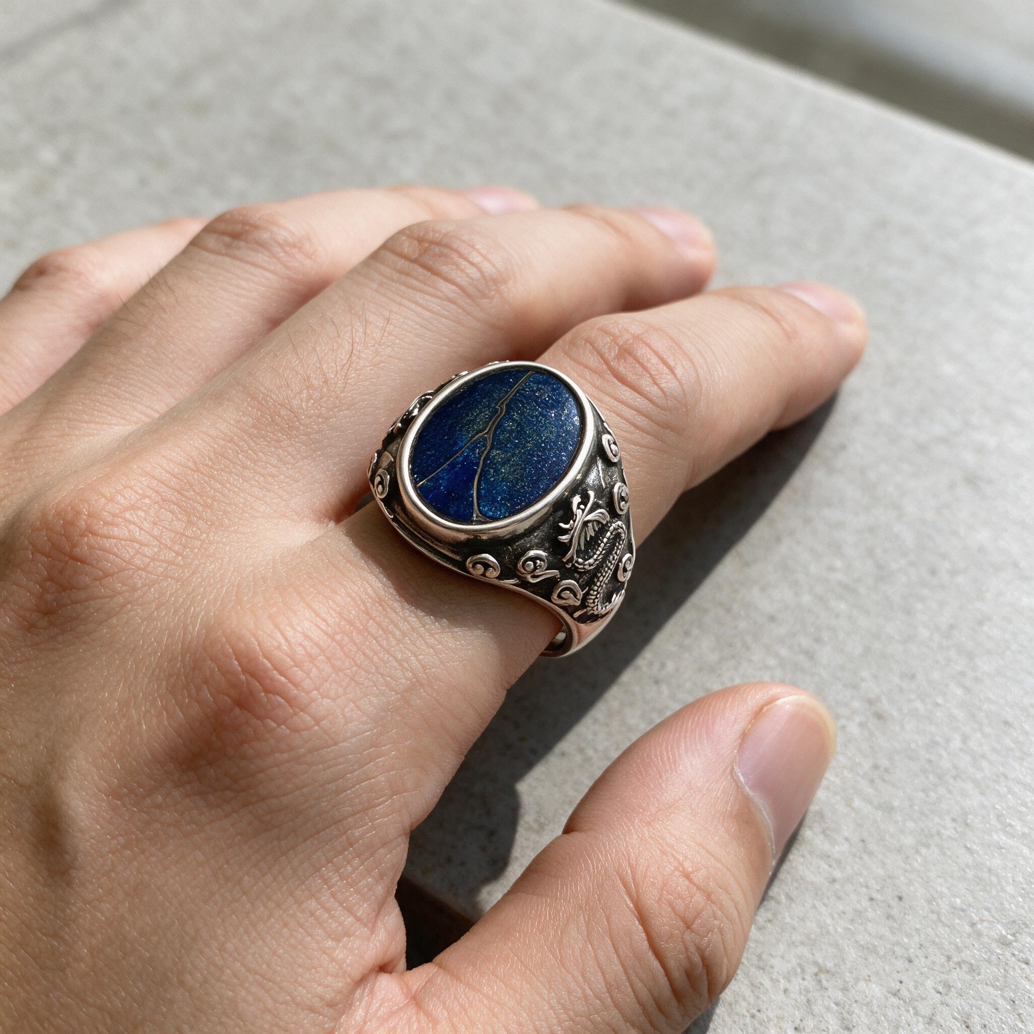 Jianzhan glaze rings worn on the hand